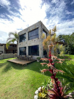 Casa Piraúna - Praia do Rosa, SC - Espaço Inteiro